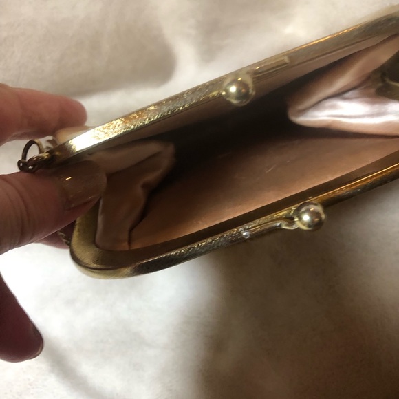 JR (Julius Resnick) MIAMI Vintage gold dressy purse - Picture 4 of 5